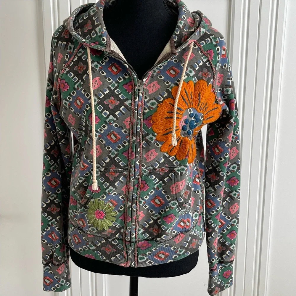 Lucky Brand embroidered detail hoodie size medium